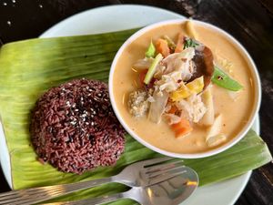 Tom yum (80 THB)  at Mr Green in Chiang Mai