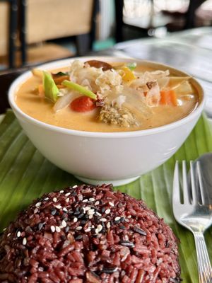 Tom yum (80 THB)  at Mr Green in Chiang Mai