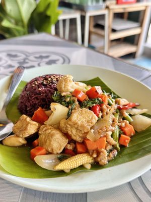 Stir fried mixed vegetables (80 THB)  at Mr Green in Chiang Mai