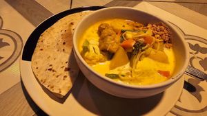 Massaman with roti at Mr Green in Chiang Mai