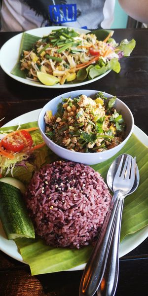 Pad Thai (up) and Larb at Mr Green in Chiang Mai