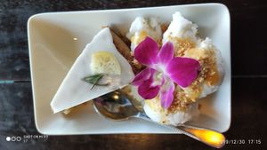 Lemon cake & coconut ice cream at Mr Green in Chiang Mai