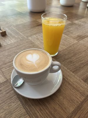 ☕️ & fresh orange juice 🍊   at Federal Cafe in Barcelona