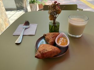 Samosas and mango lassi  at Naan in Mexico City