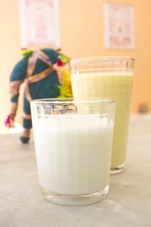 Lassi de leche de coco con cardamomo y sabor mango at Naan in Mexico City