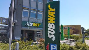 Exterior and outdoor seating at Subway in Volketswil