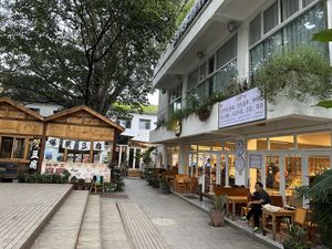 Community   at Veggie Ark 素方舟 - Sù Fāng Zhōu in Dali