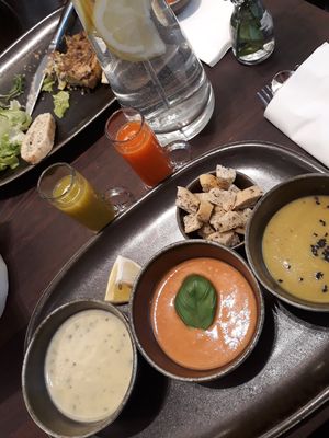 Starters, soup (cold and warm)with croutons and fresh juices at Green House  in Brussels