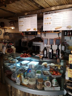 Inside at A'Marenna in Sorrento