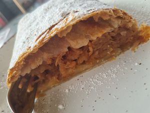 Apple strudel at VIKI BURGER in Koper