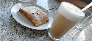  at VIKI BURGER in Koper