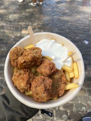 vegan chicken bowl (13€)  at The Vegan Butcher's Choice in Brussels