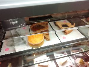 Vegan & gluten free desserts at Cuore Fresco in Catania