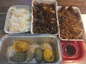 Dumplings and main dishes at Guang Dong in Brussels