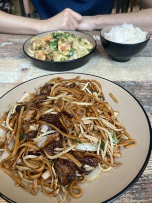Nouilles sautés avec canard  at Guang Dong in Brussels