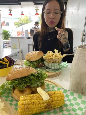 Pueden las hamburguesas están muy ricas 💫  at Rincón Veggie in Mexico City