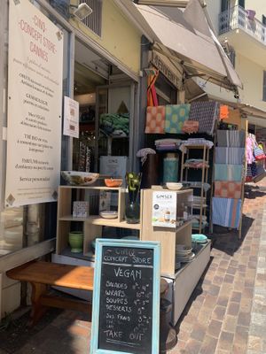 Store at Cinq Concept Store in Cannes