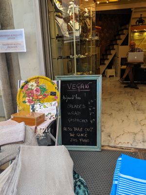 Boutique shop with vegan food to sit (for up to 6) or take-away. at Cinq Concept Store in Cannes