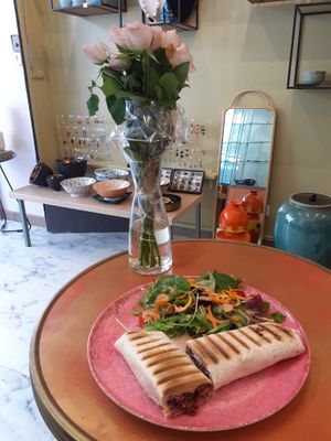 Wrap délicieux  at Cinq Concept Store in Cannes