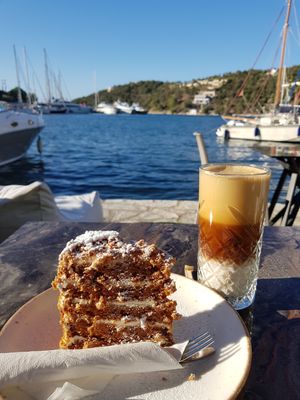 Torte und Café fredo at Pistrina Bakery and Cocktail Bar in Meganisi