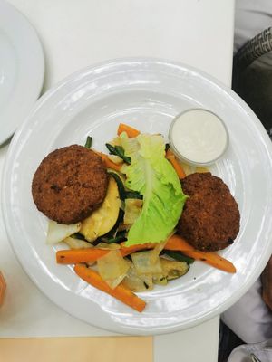Pan-fried vegetables with oat fritters and tartar sauce (carrots, cabbage, zucchini, eggplant, string beans) at Napfényes Restaurant & Confectionery in Budapest