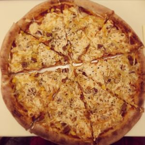 Hawaii Pizza at Napfényes Restaurant & Confectionery in Budapest