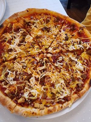 Coalburner's pizza at Napfényes Restaurant & Confectionery in Budapest