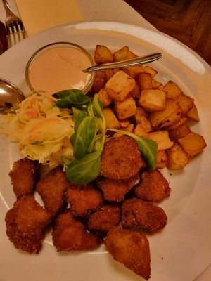 Seitan nuggets platter at Napfényes Restaurant & Confectionery in Budapest
