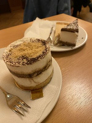 Cakes, the tiramisu one in the Front was beyond good 😍 #Veganuary at Napfényes Restaurant & Confectionery in Budapest