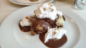 Sponge cake at Napfényes Restaurant & Confectionery in Budapest