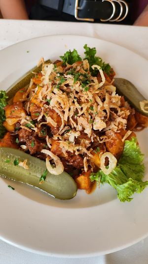Seitan Stew à la Brasov at Napfényes Restaurant & Confectionery in Budapest