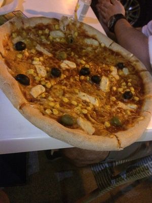 vegan pizza at Napfényes Restaurant & Confectionery in Budapest