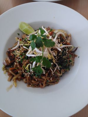 Pad thaï at Napfényes Restaurant & Confectionery in Budapest