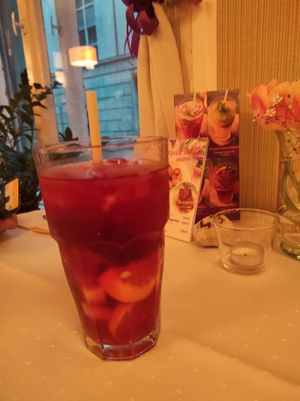 Ice tea at Napfényes Restaurant & Confectionery in Budapest