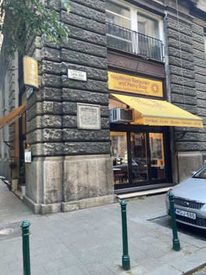 Restaurant  at Napfényes Restaurant & Confectionery in Budapest