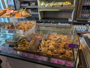 Available baked goods at Napfényes Restaurant & Confectionery in Budapest