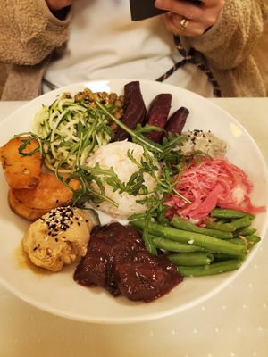 Winter bowl at Napfényes Restaurant & Confectionery in Budapest
