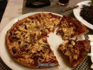 vegan pizza at Napfényes Restaurant & Confectionery in Budapest