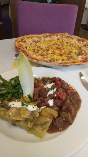 daily menu + hawaiian pizza at Napfényes Restaurant & Confectionery in Budapest