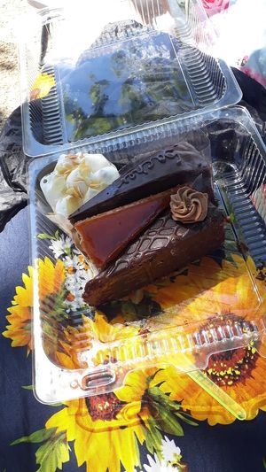 4 cakes at Napfényes Restaurant & Confectionery in Budapest