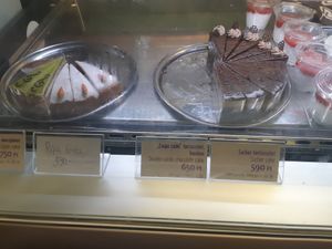 Display at Napfényes Restaurant & Confectionery in Budapest