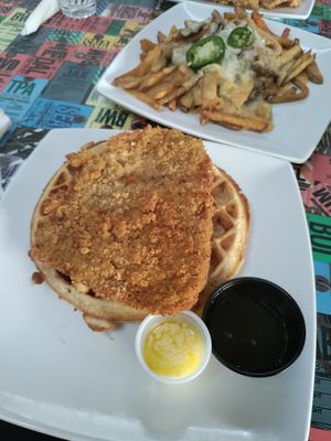 Chick-un and waffles at Souley Vegan in Oakland
