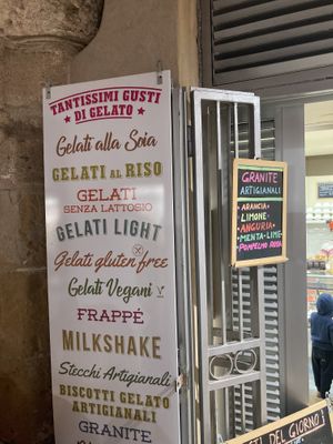 Entrance at Gelateria k2 in Alghero