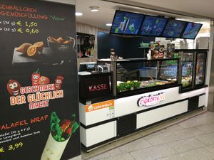 Im Tunnel zwischen Saturn und Sportkarstadt  at Cigköftem - Mönckebergstraße in Hamburg