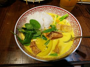 Gelbes Curry (Vegan) at coa Wok & Bowls in Hamburg