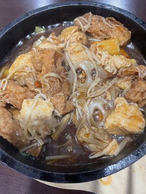 “Chicken” and enoki mushroom clay pot  at Formosa Garden in East Perth