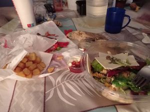 Ensalada de queso Violife 🌱 at Pans & Company in Caceres