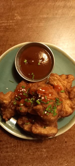 Buffalo Wings made of cauliflower at Bodhi in Ulm