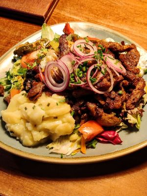 Big Bodhi Salad with Gyros at Bodhi in Ulm