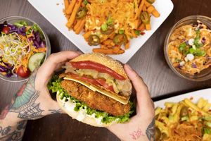 Burgers 'n Loaded Fries at Bodhi in Ulm